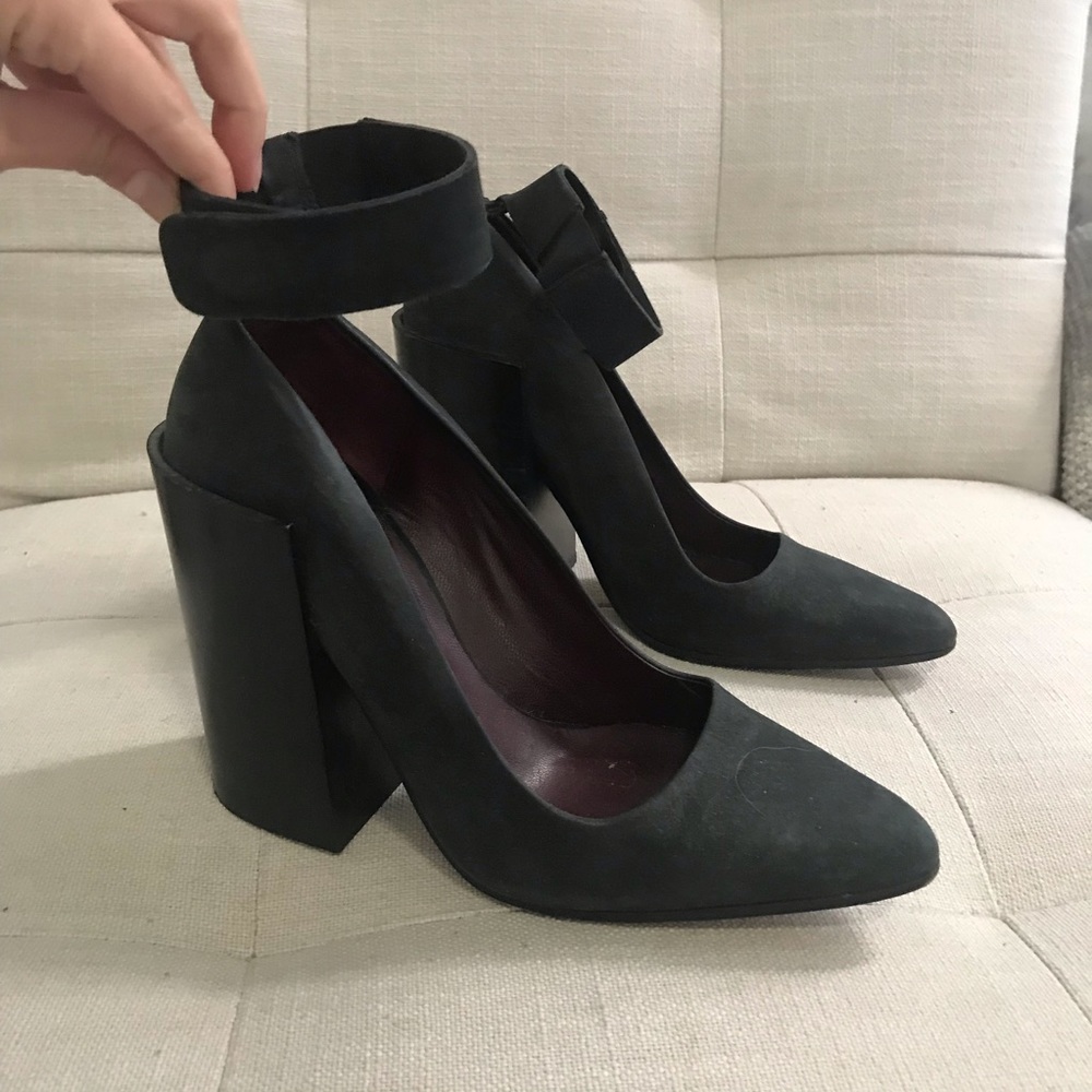 Acne Dark Green Terra Pump